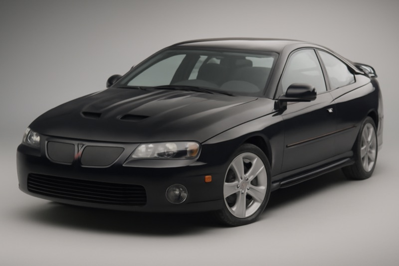 2006 Pontiac GTO windshield replacement in San Fernando, CA