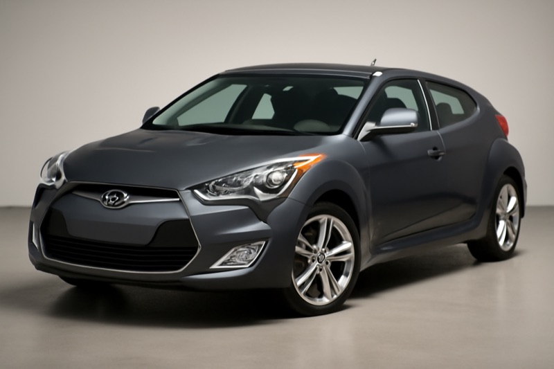 2016 Hyundai Veloster windshield replacement in San Fernando, CA