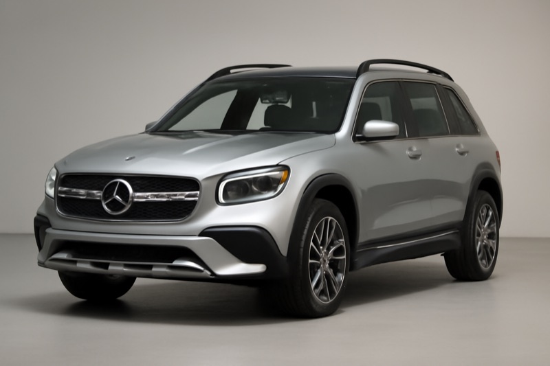 2023 Mercedes-Benz Glb-class windshield replacement in San Fernando, CA